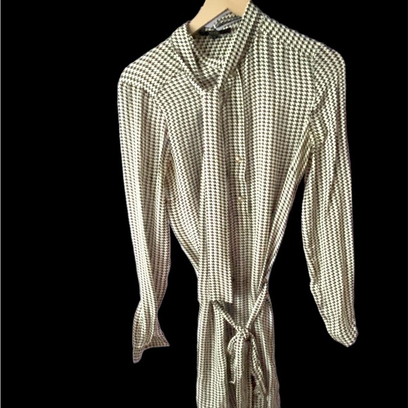 Gorgeous ❤️ Authentic Gucci Scarf Belted Silk Houndstooth Dress - Picture 3 of 13